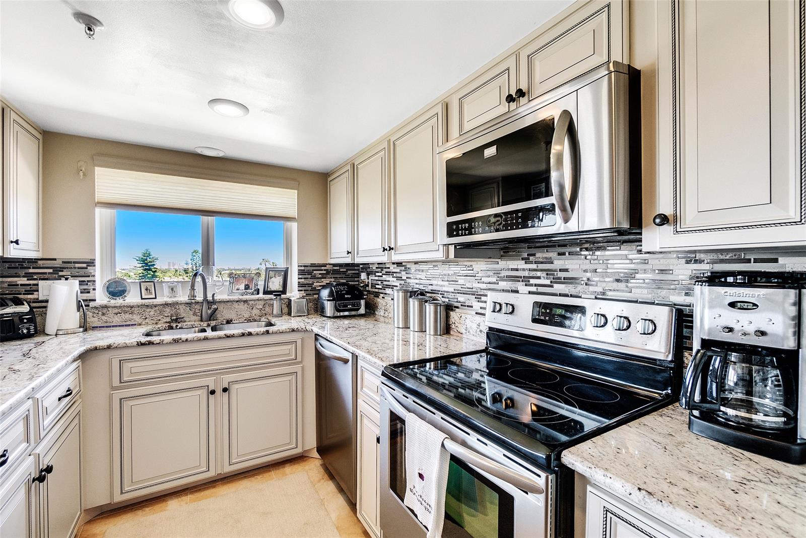 Diamond Head Point Condo - Residential