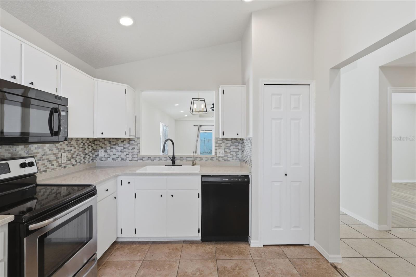 DANIELS CROSSING - Residential