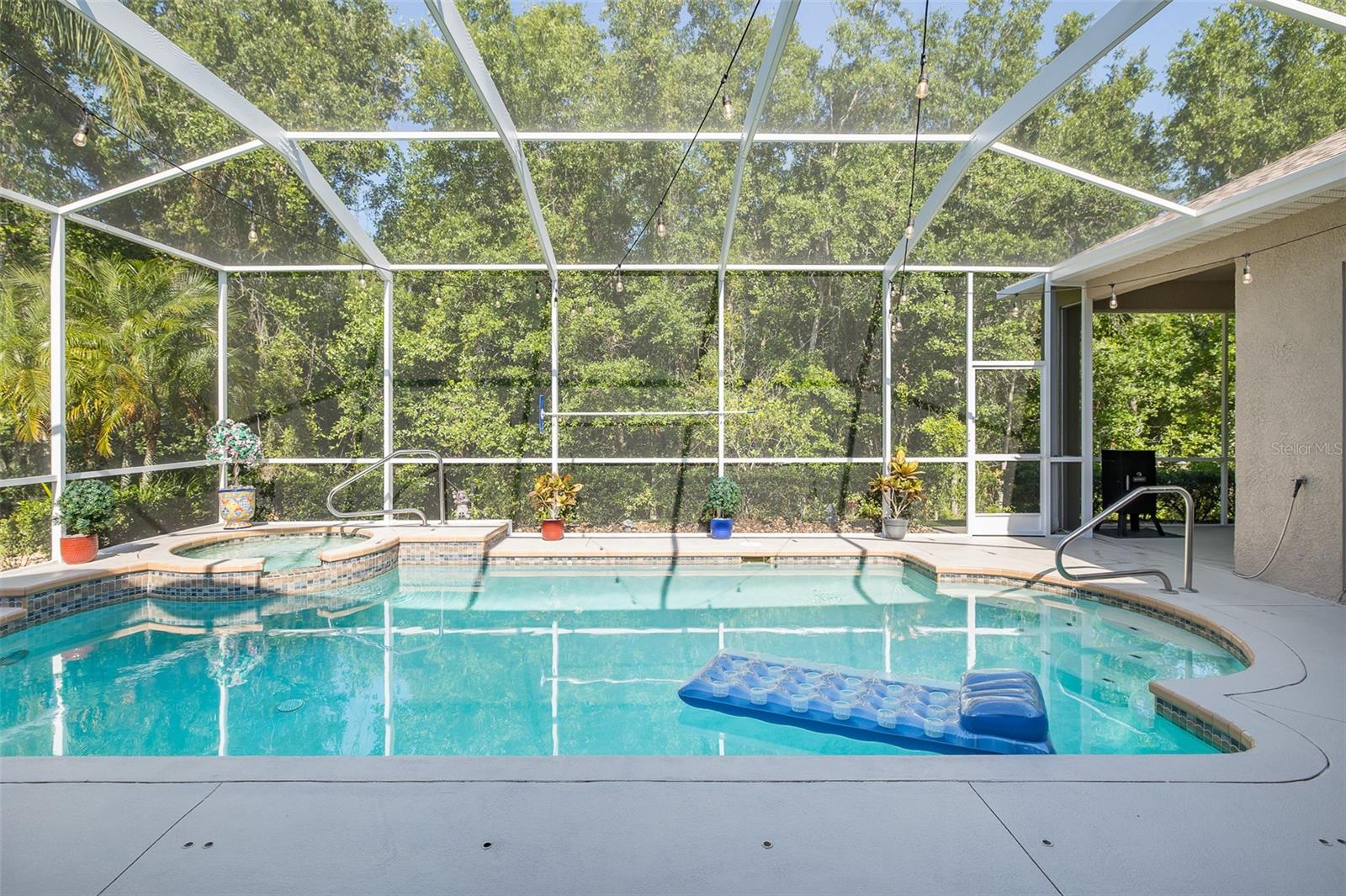 MAGNOLIA ESTATES - Residential