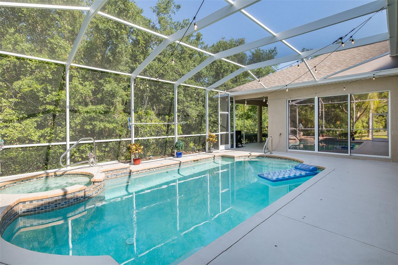 MAGNOLIA ESTATES - Residential