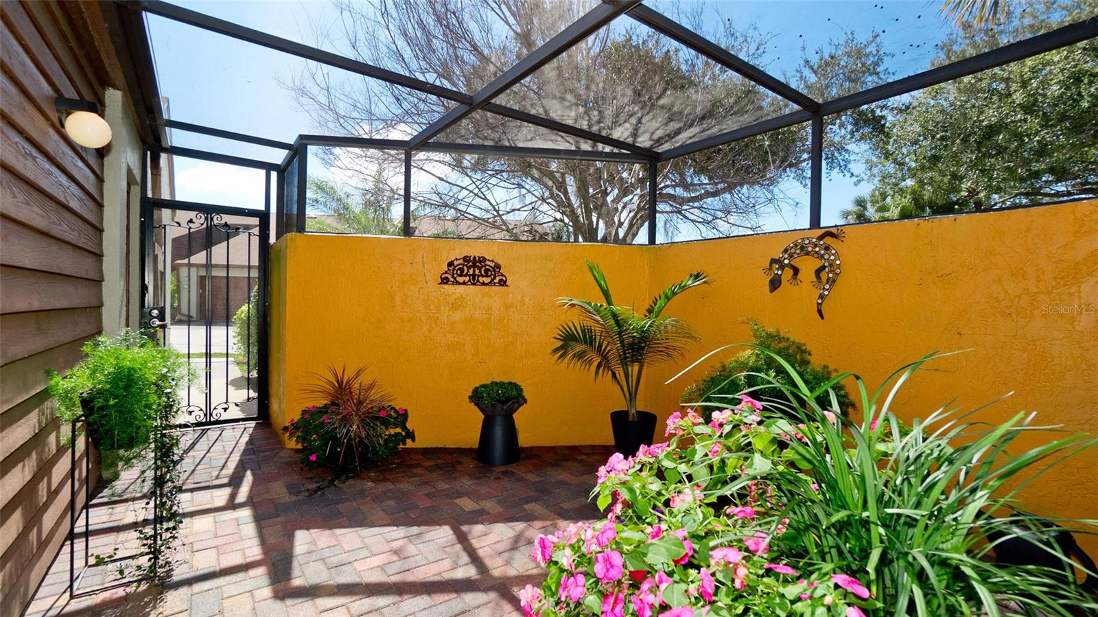 4527 PARK LAKE TERRACE N