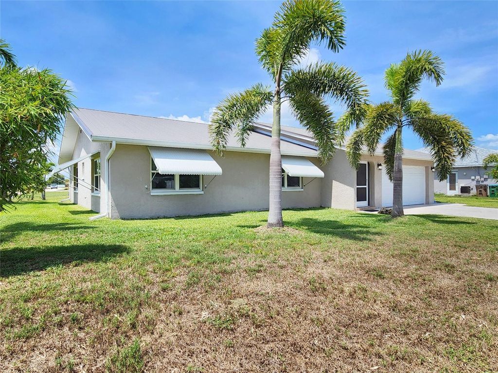 Photo of 1207 SE 27th Terrace, Cape Coral, FL 33904 (MLS # TB8390788)