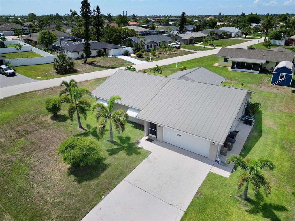 Photo of 1207 SE 27th Terrace, Cape Coral, FL 33904 (MLS # TB8390788)