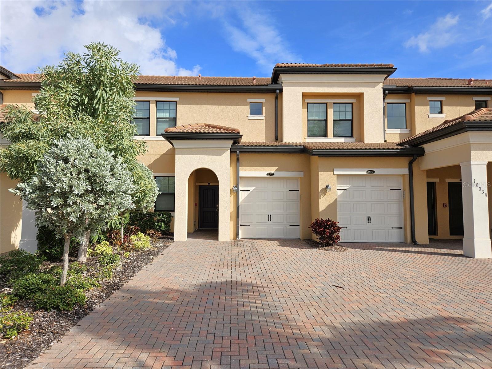 CROOKED CRK 2/SARASOTA NATIONA - Residential Lease