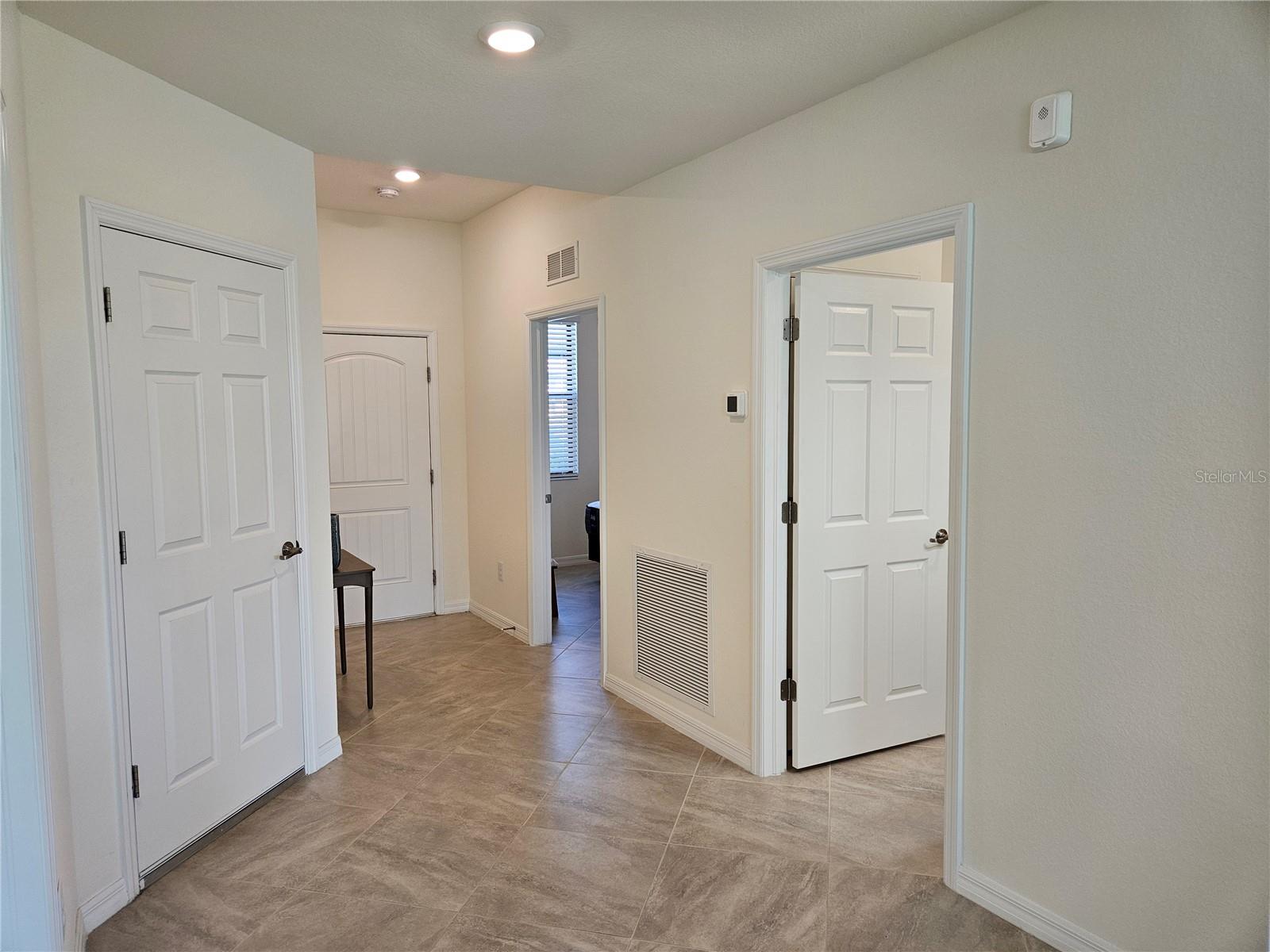 CROOKED CRK 2/SARASOTA NATIONA - Residential Lease