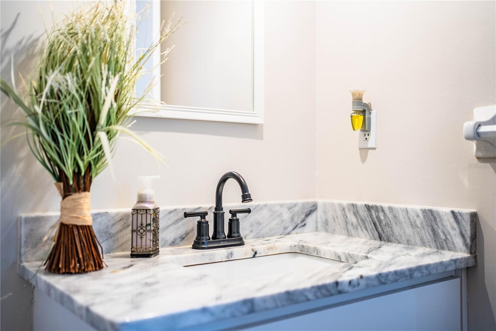 CASA LOMA CONDO - Residential