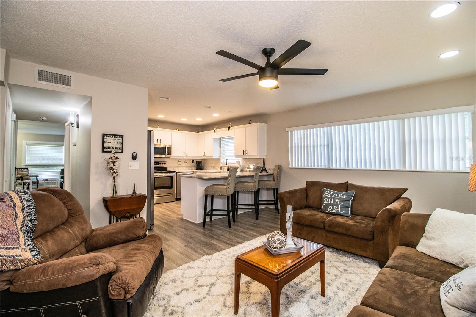 CASA LOMA CONDO - Residential