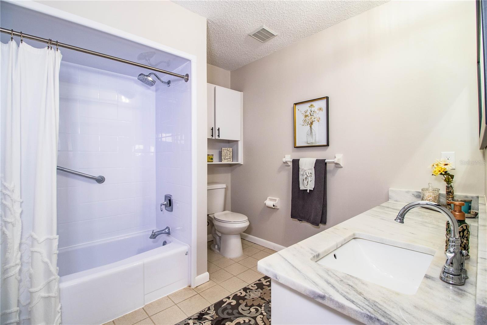 CASA LOMA CONDO - Residential