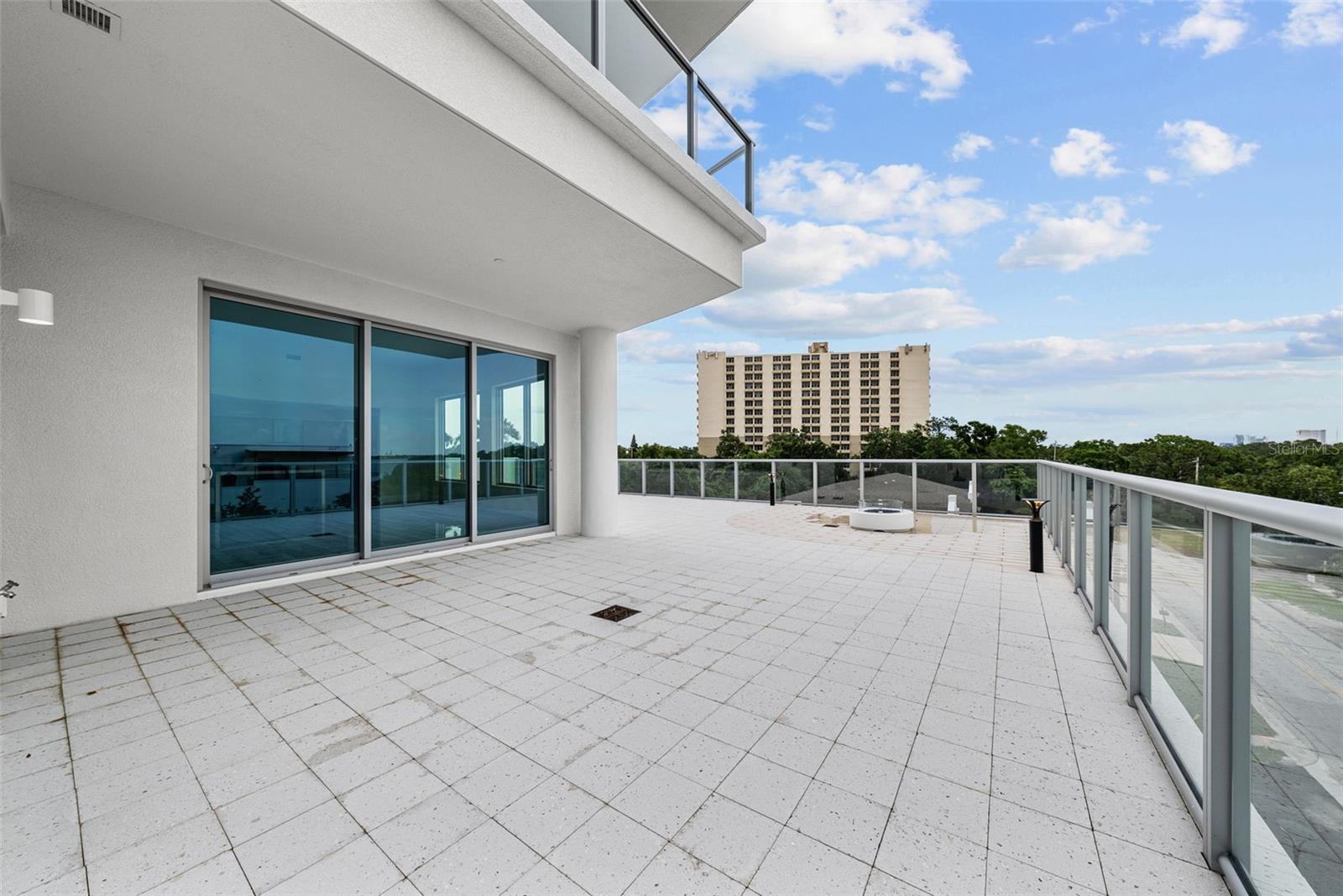 ALTURA BAYSHORE - Residential