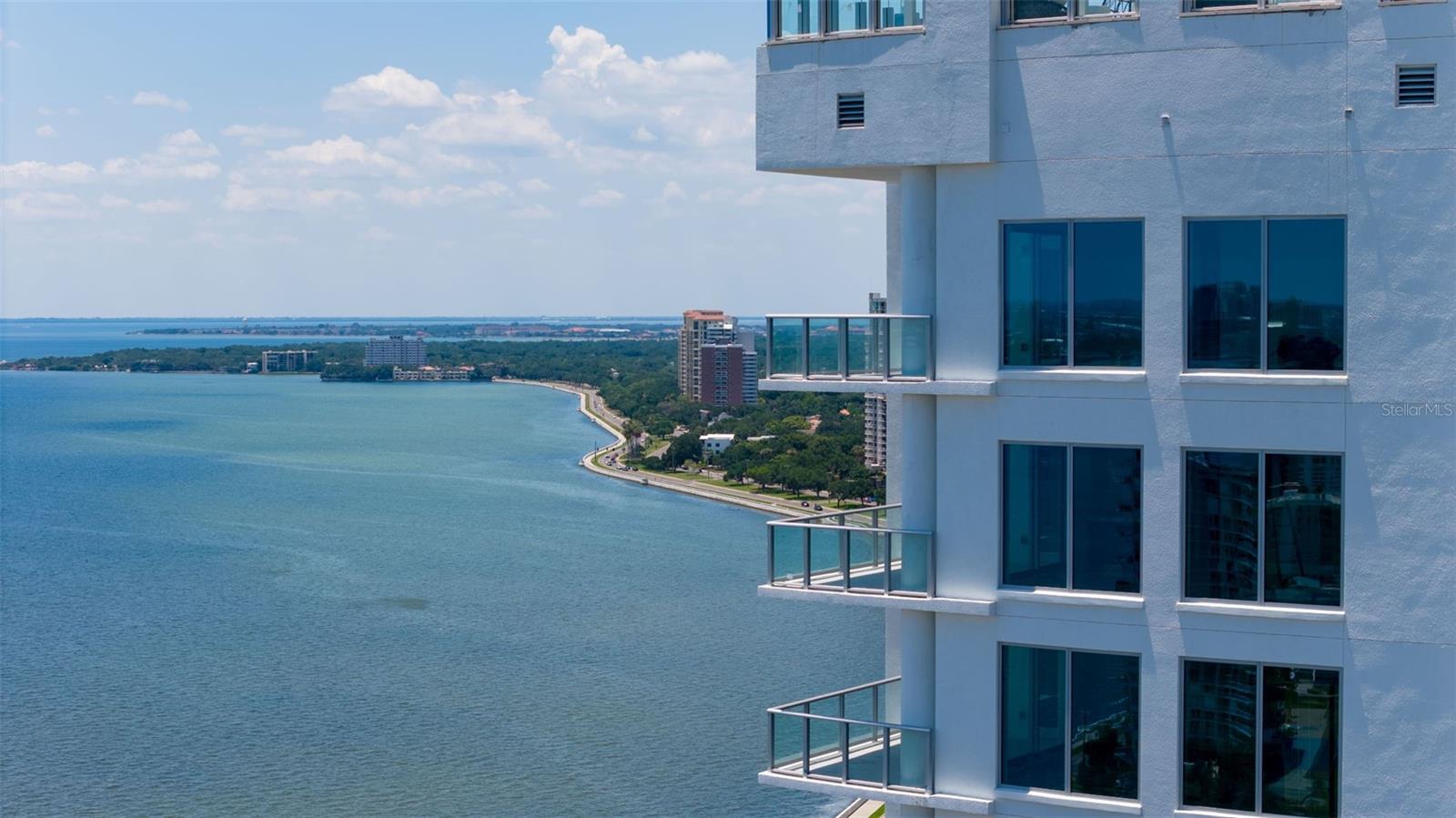 ALTURA BAYSHORE - Residential