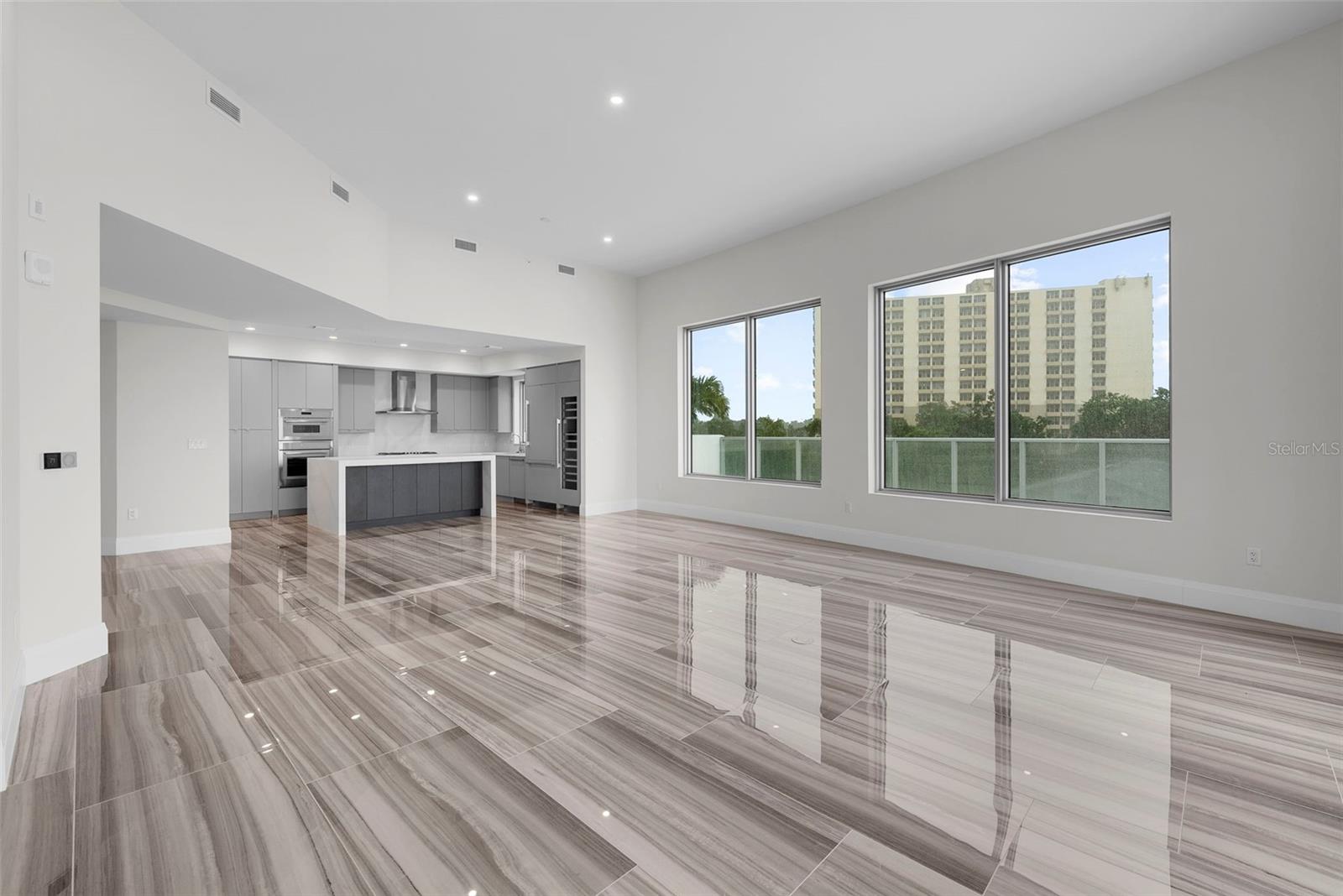 ALTURA BAYSHORE - Residential