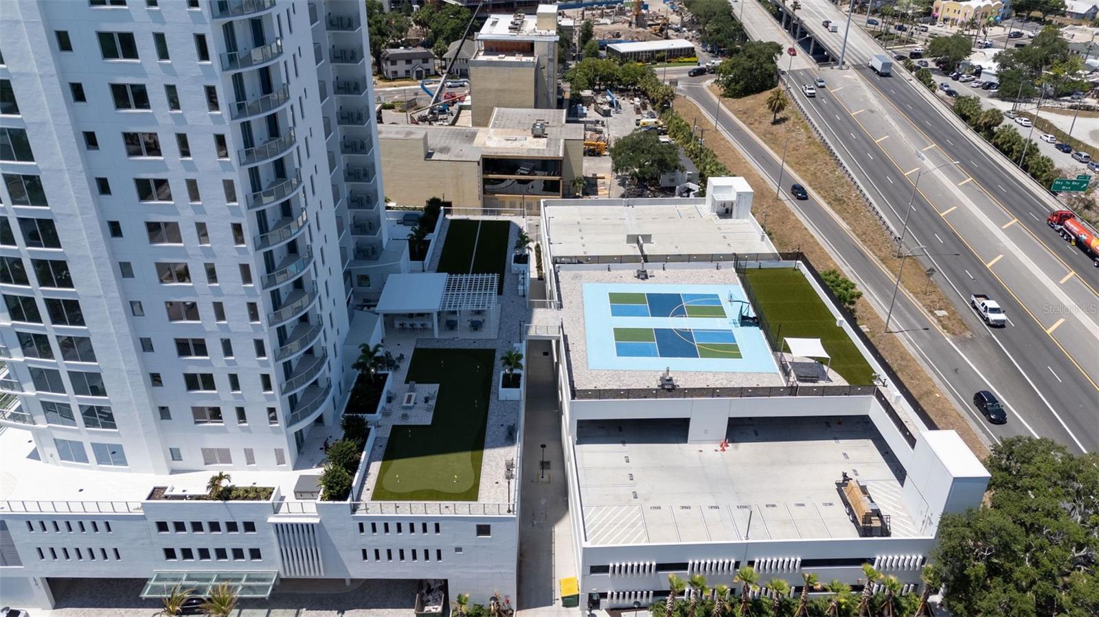 ALTURA BAYSHORE - Residential