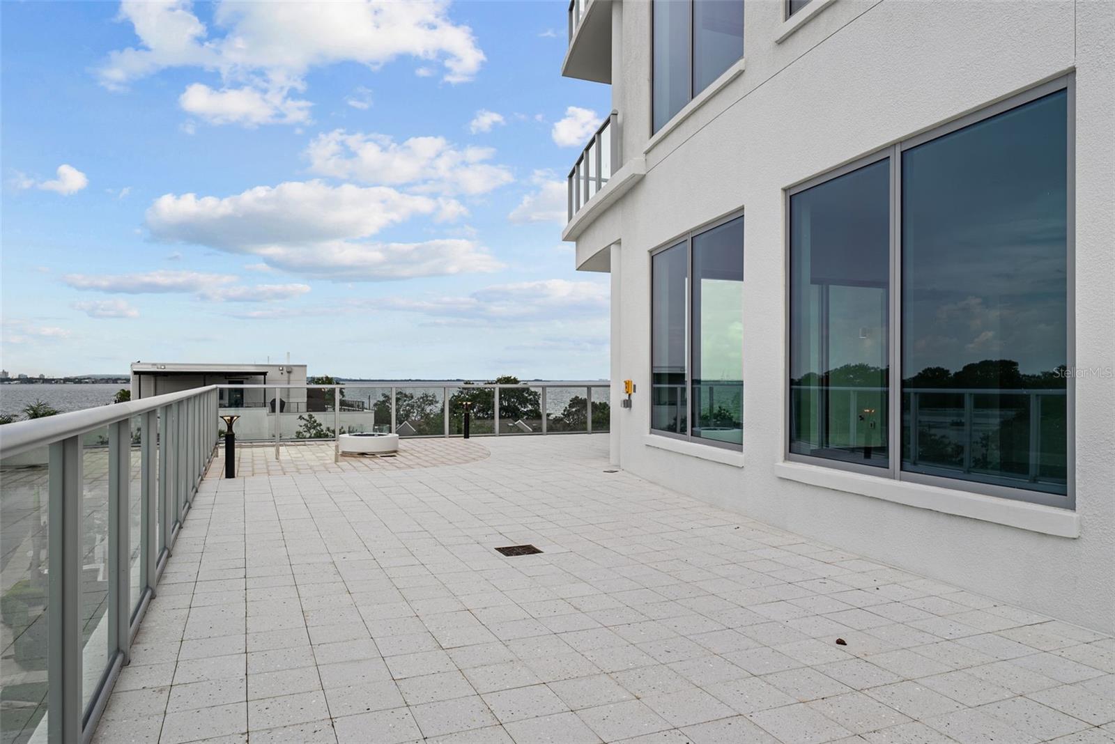 ALTURA BAYSHORE - Residential