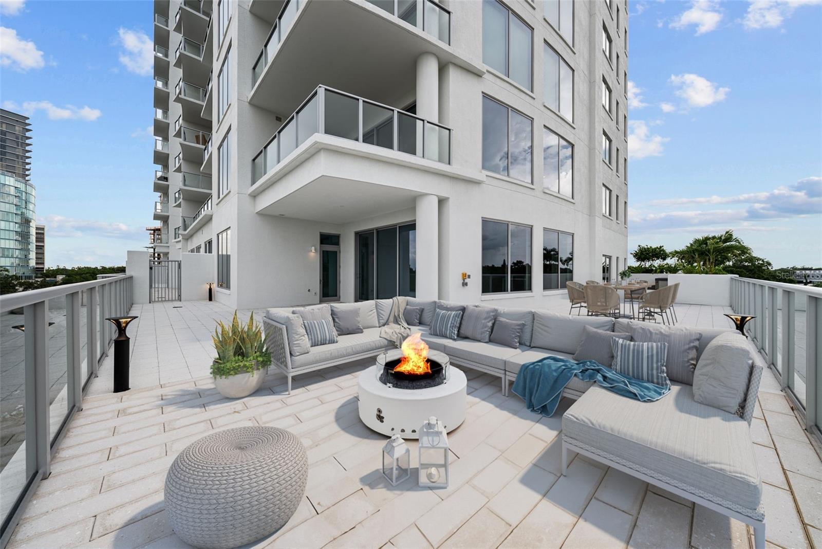 ALTURA BAYSHORE - Residential