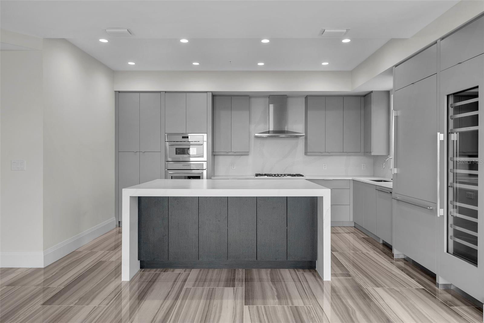 ALTURA BAYSHORE - Residential