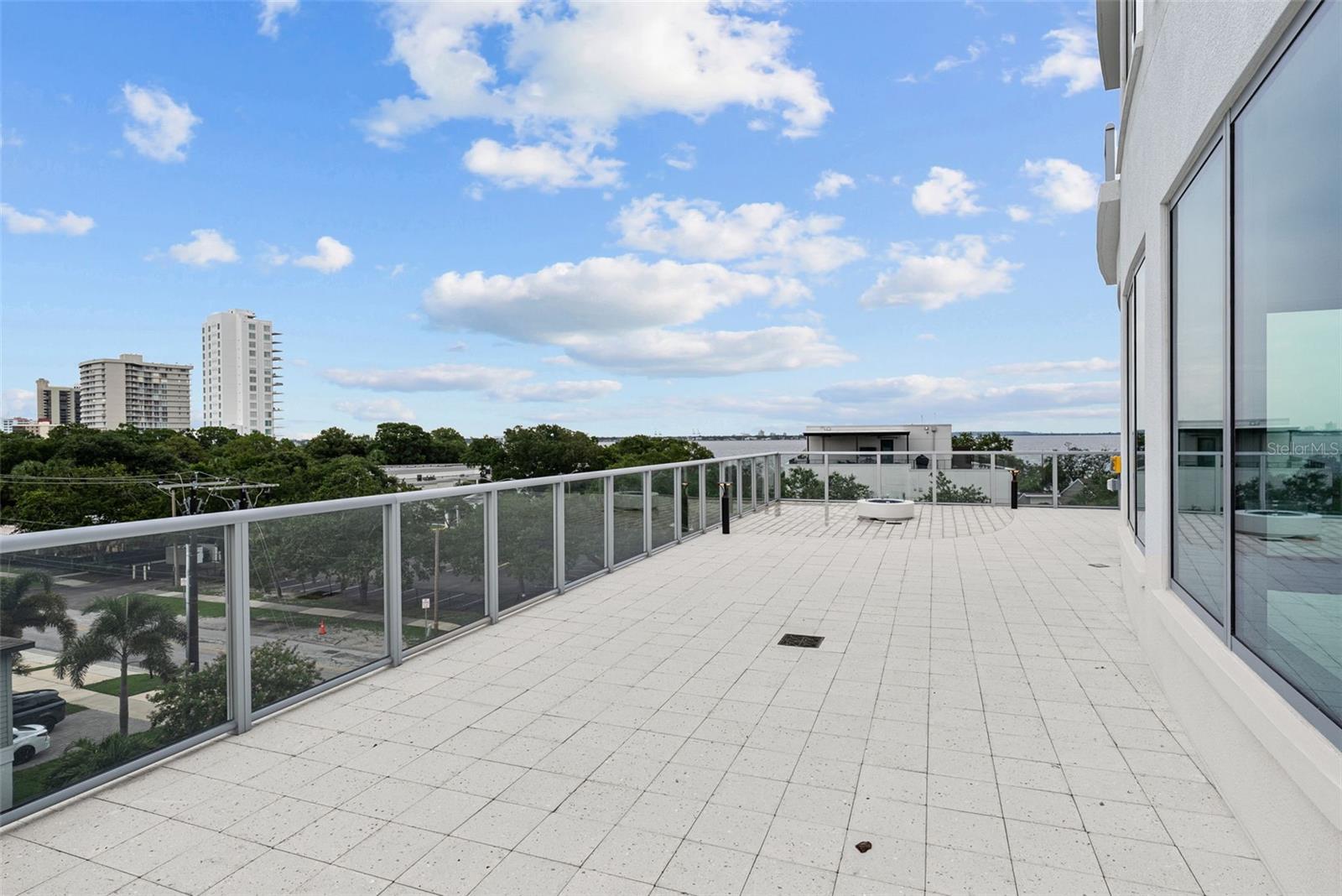 ALTURA BAYSHORE - Residential