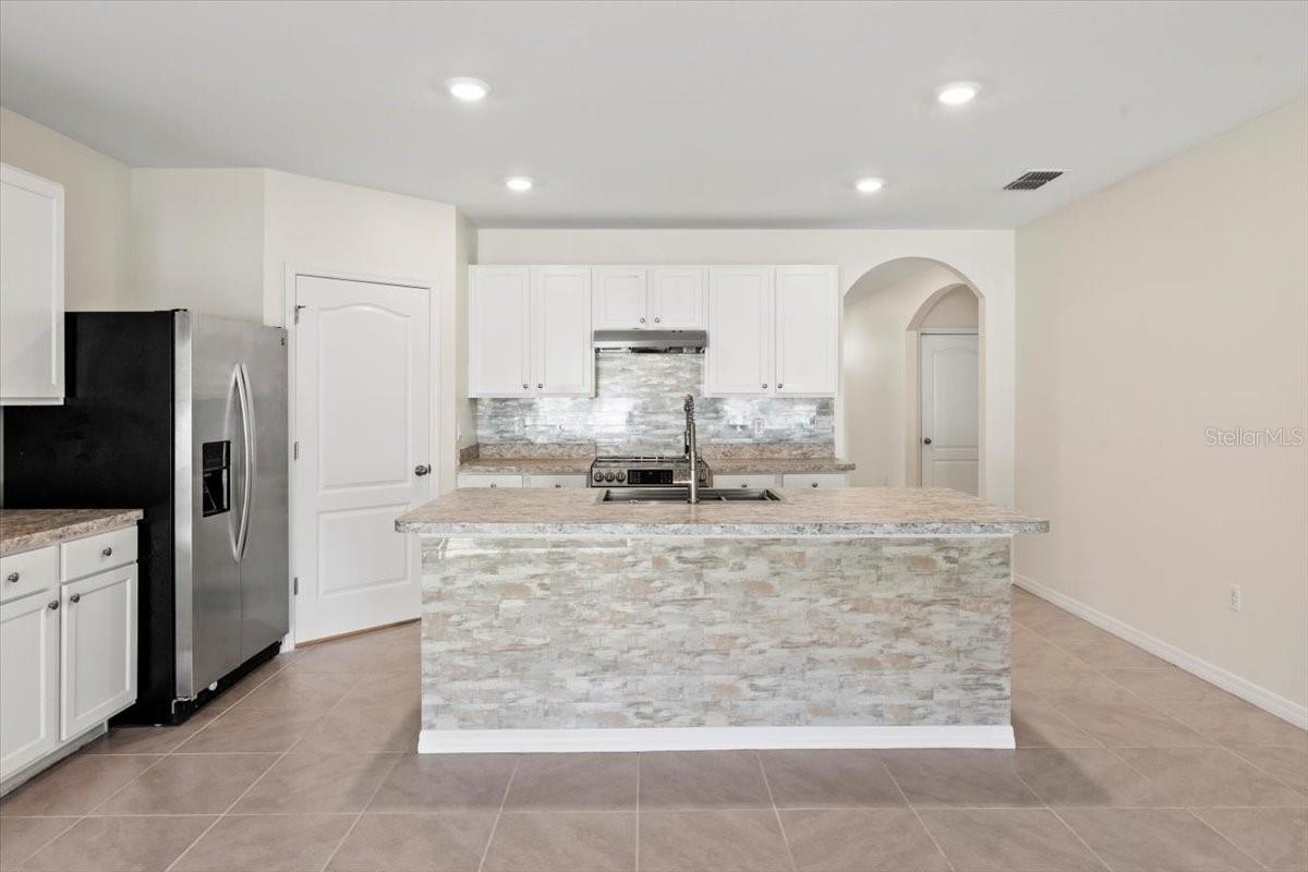 WOODBRIDGE LKS/EDGEWATER - Residential