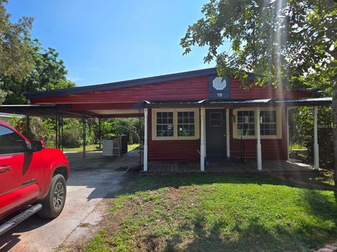 Photo of 10 Mccarthy Avenue, Frostproof, FL 33843 (MLS # O6378099)