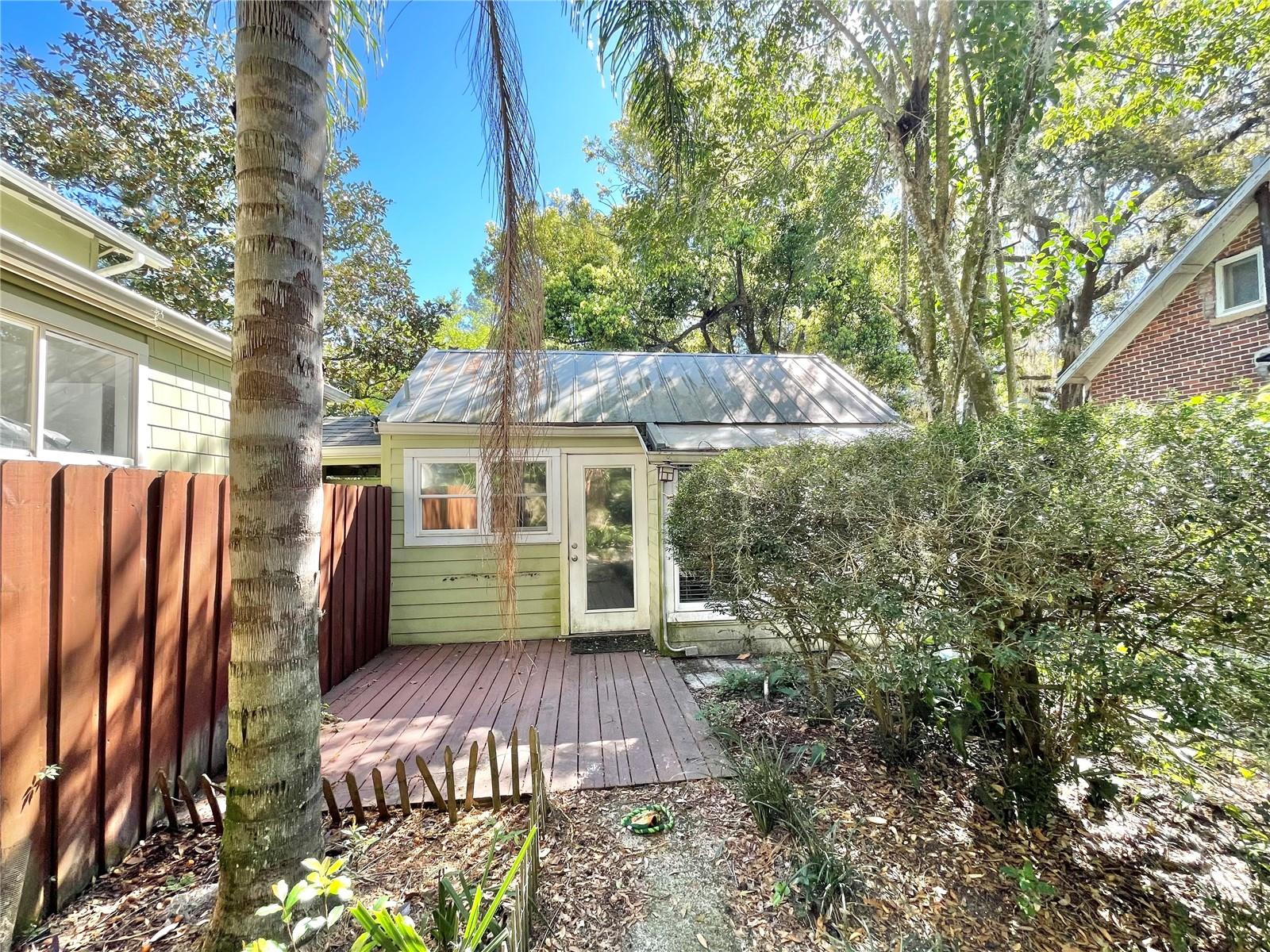 DOIG & ROBERTSONS ADDN-W R THOMAS - Residential Income