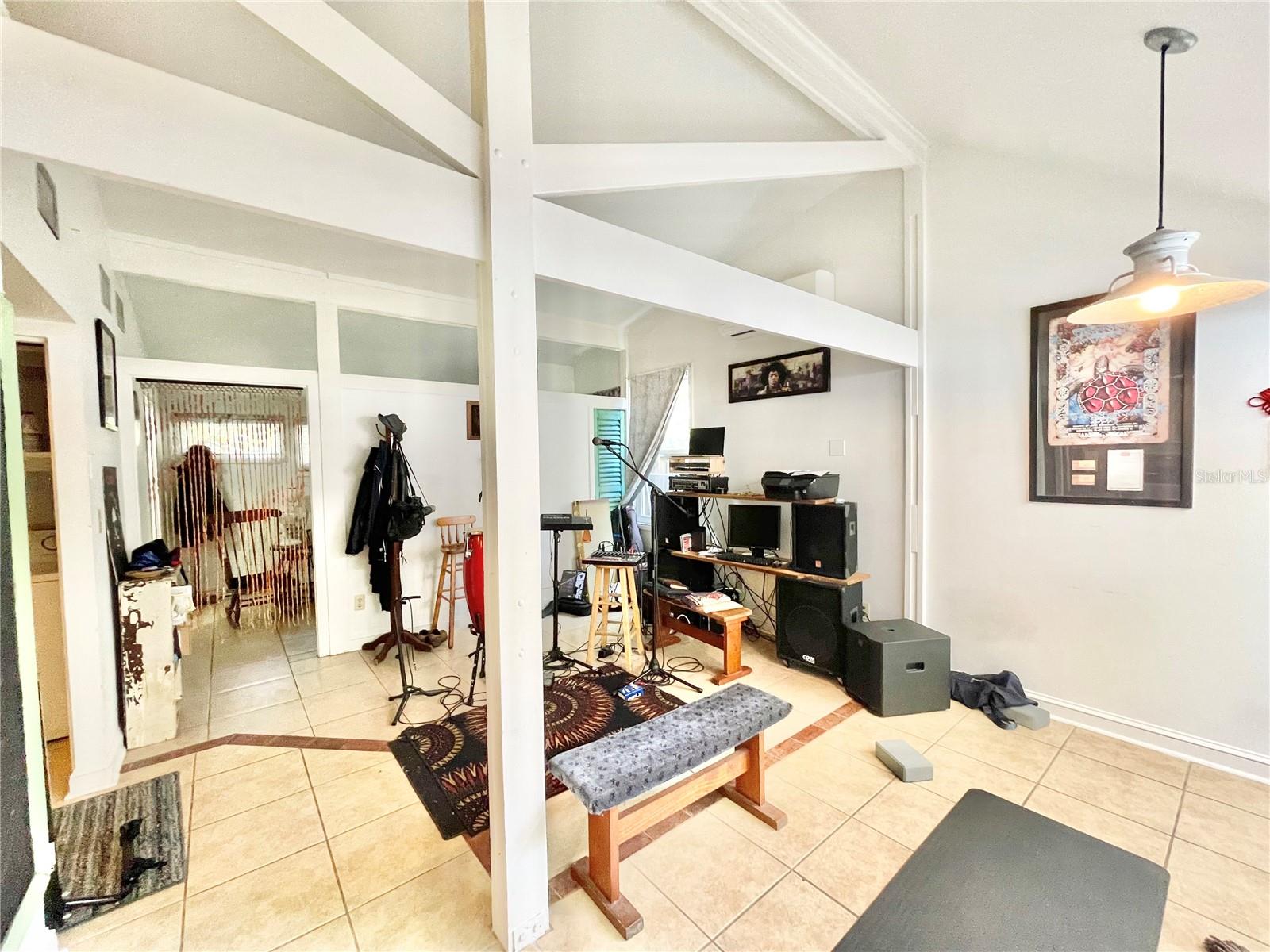 DOIG & ROBERTSONS ADDN-W R THOMAS - Residential Income