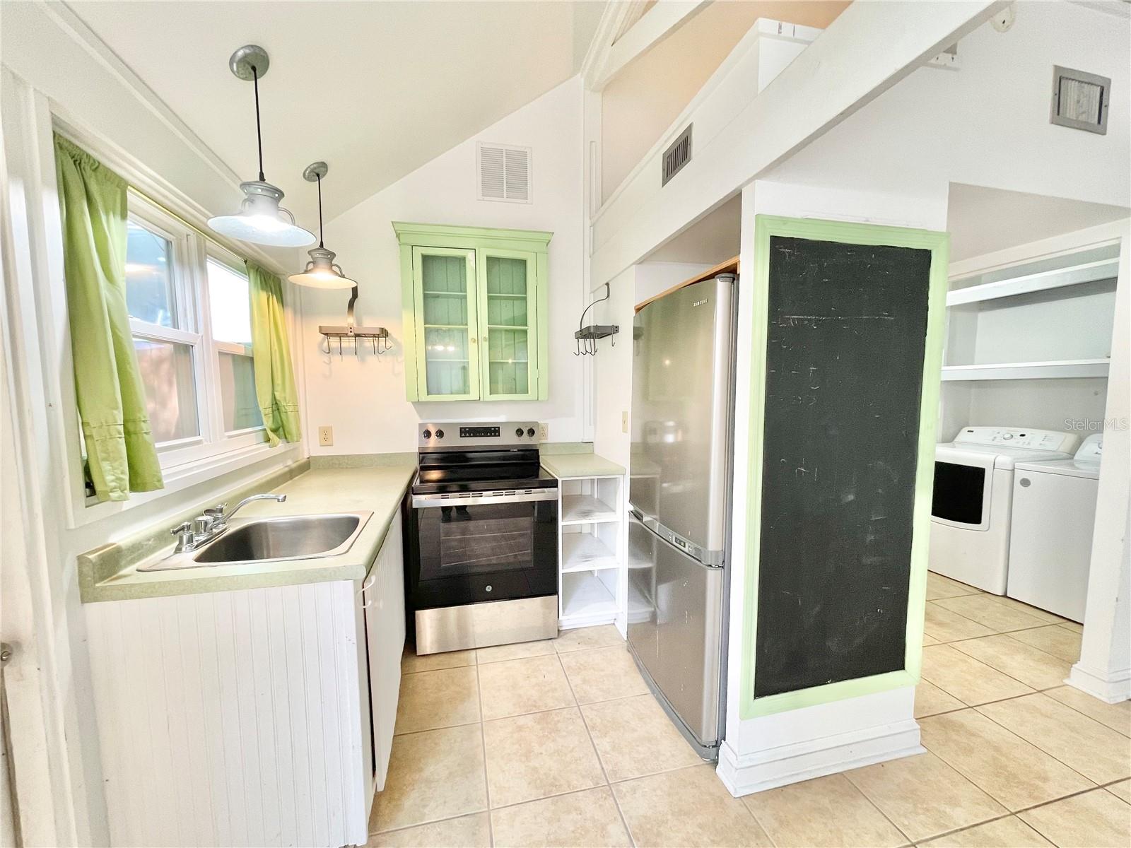 DOIG & ROBERTSONS ADDN-W R THOMAS - Residential Income