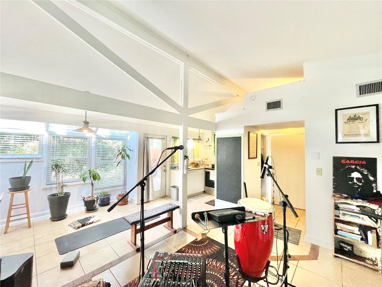 DOIG & ROBERTSONS ADDN-W R THOMAS - Residential Income