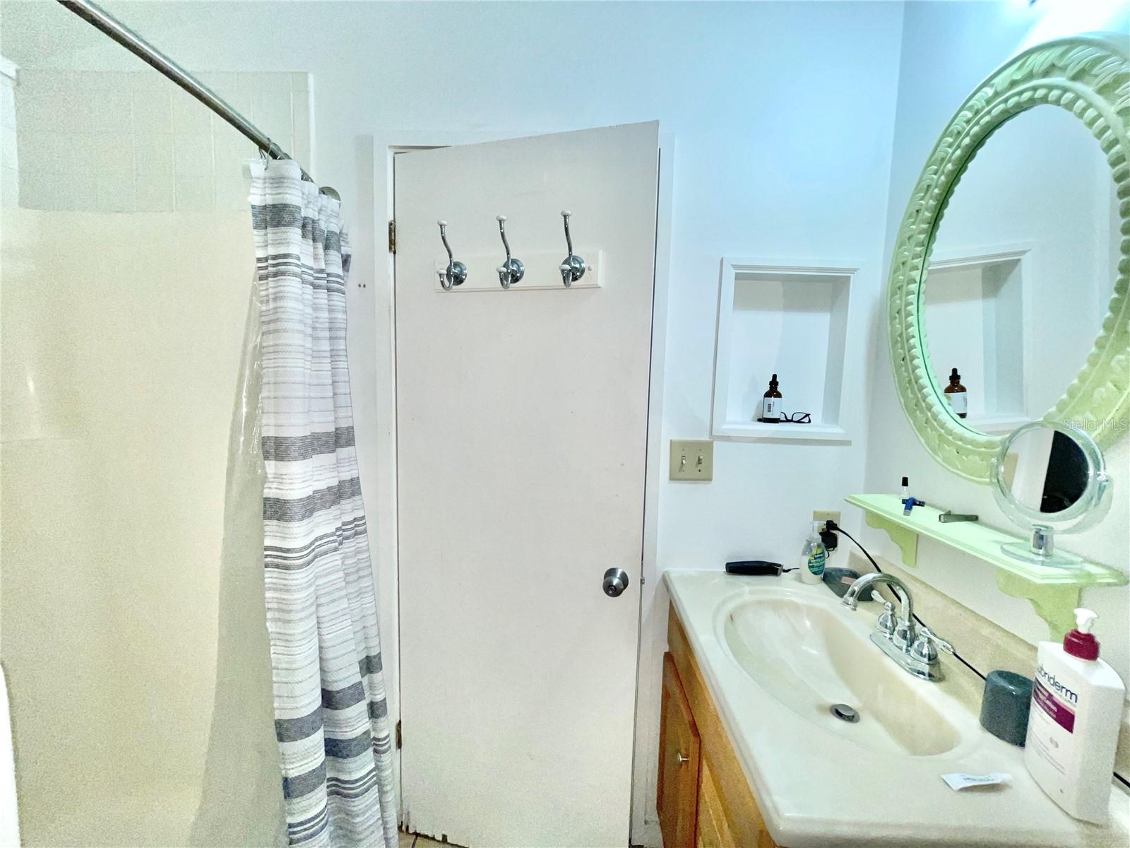 DOIG & ROBERTSONS ADDN-W R THOMAS - Residential Income