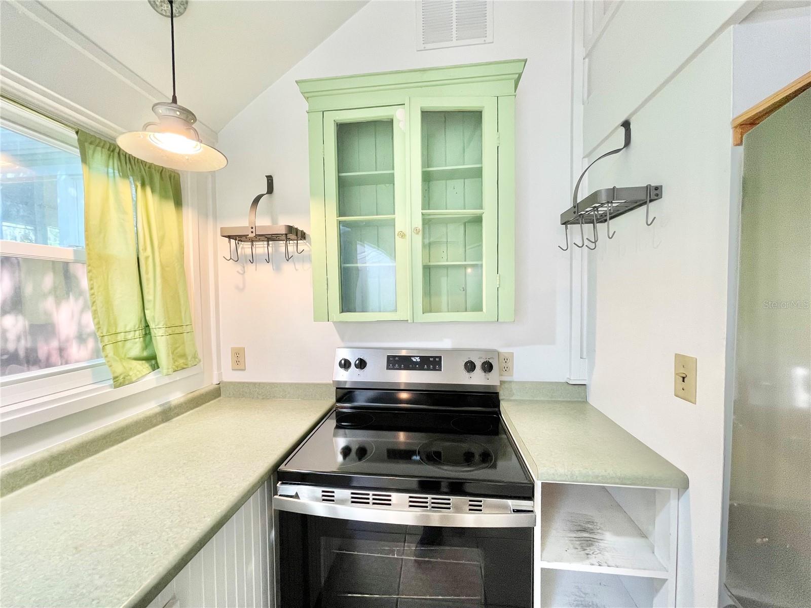 DOIG & ROBERTSONS ADDN-W R THOMAS - Residential Income