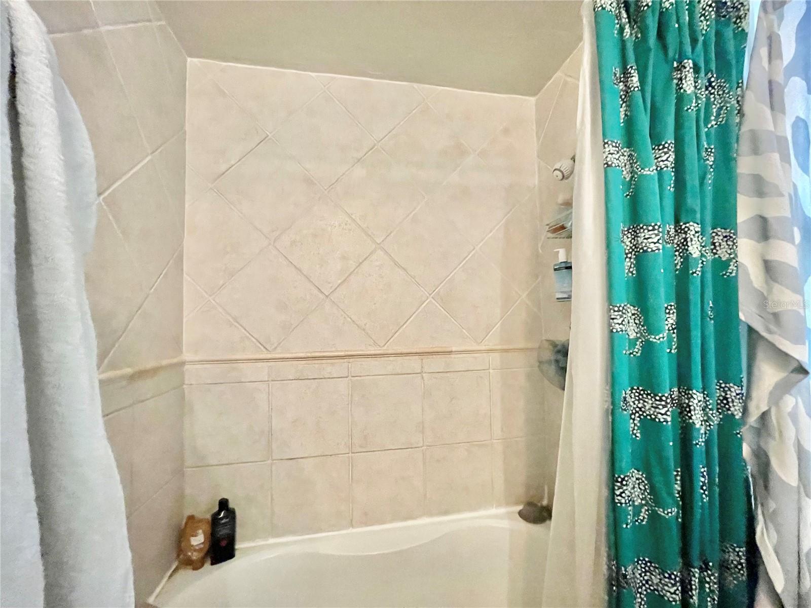 DOIG & ROBERTSONS ADDN-W R THOMAS - Residential Income