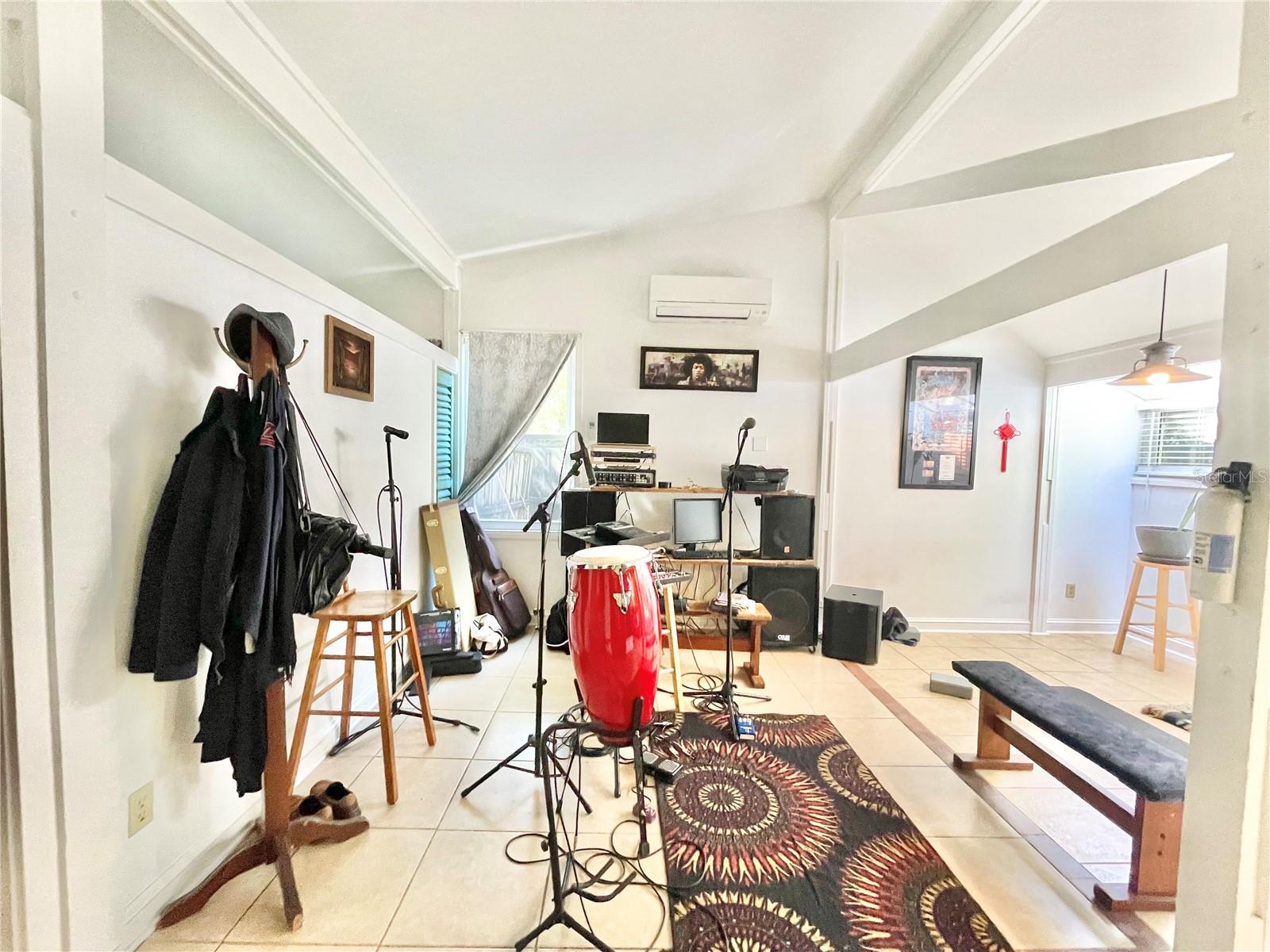 DOIG & ROBERTSONS ADDN-W R THOMAS - Residential Income