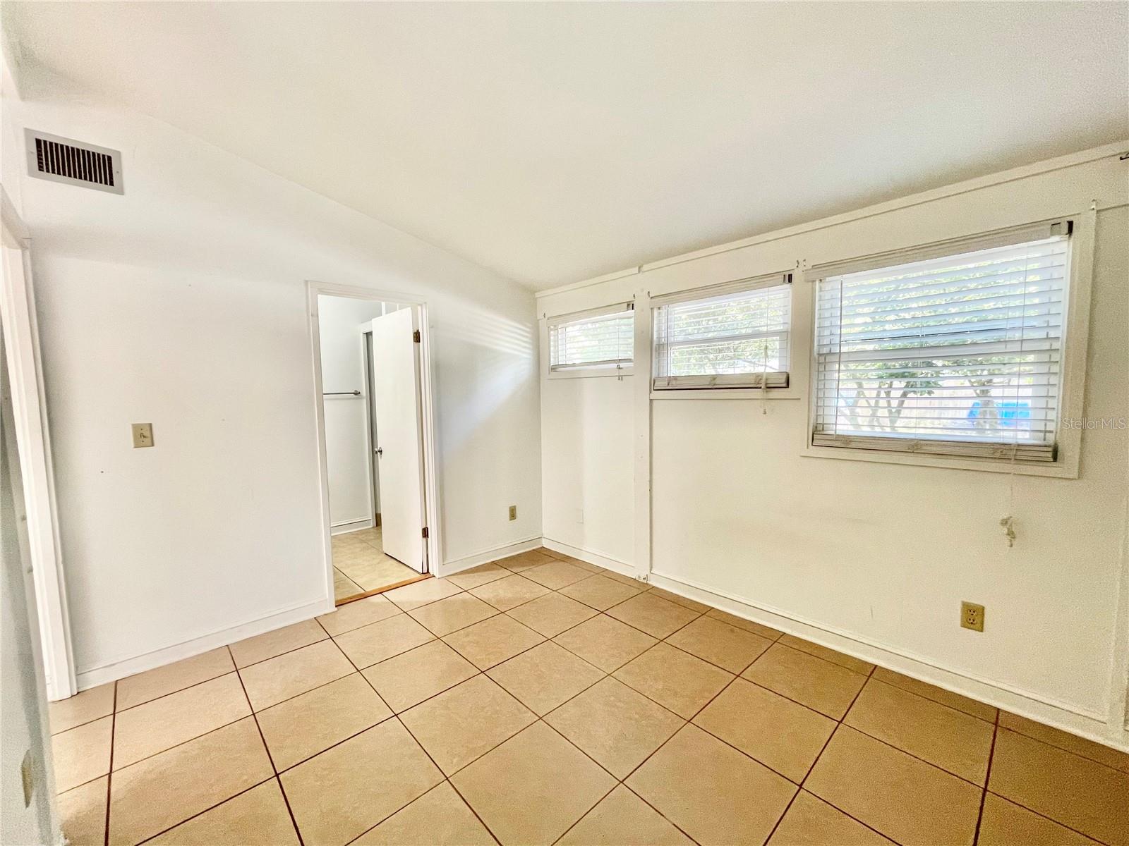 DOIG & ROBERTSONS ADDN-W R THOMAS - Residential Income