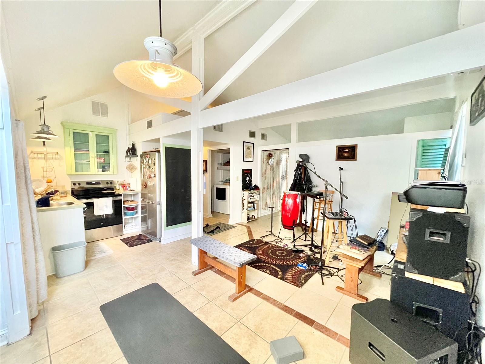 DOIG & ROBERTSONS ADDN-W R THOMAS - Residential Income