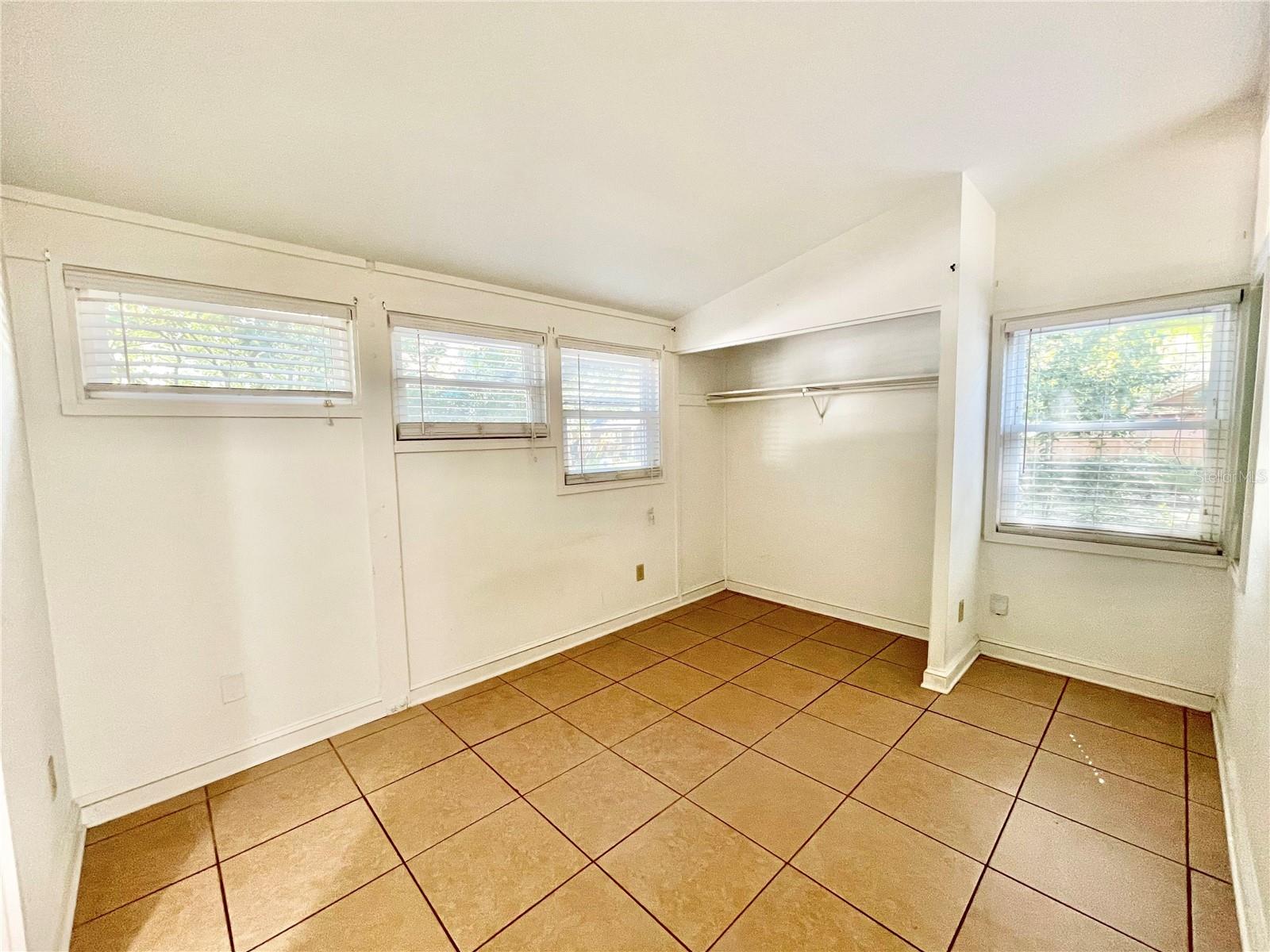 DOIG & ROBERTSONS ADDN-W R THOMAS - Residential Income