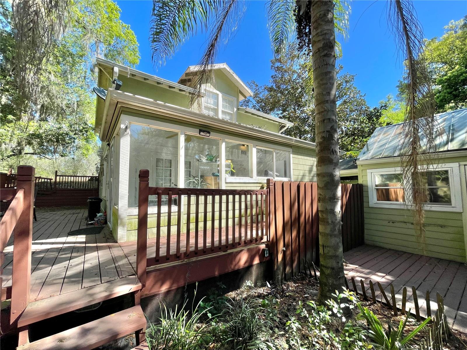 DOIG & ROBERTSONS ADDN-W R THOMAS - Residential Income