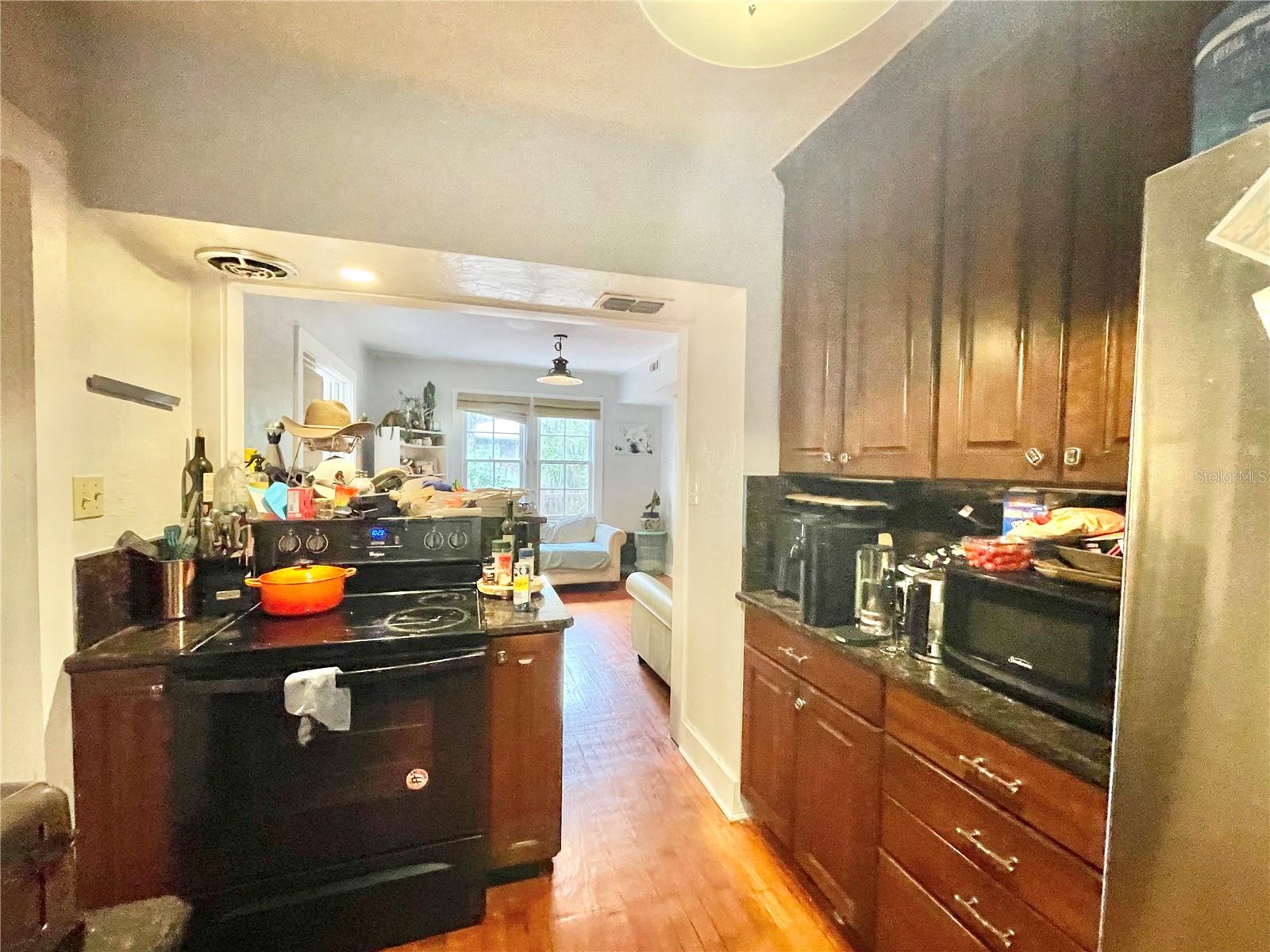 DOIG & ROBERTSONS ADDN-W R THOMAS - Residential Income