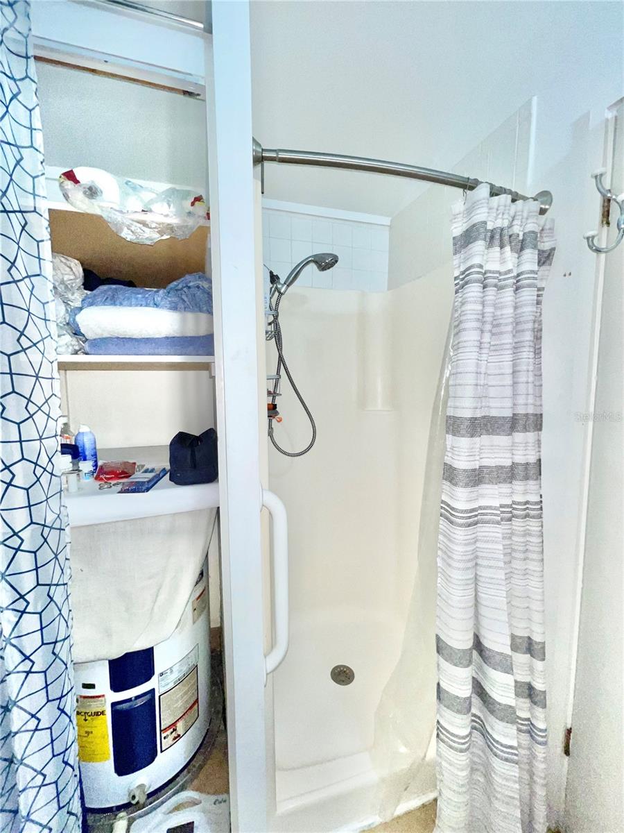 DOIG & ROBERTSONS ADDN-W R THOMAS - Residential Income