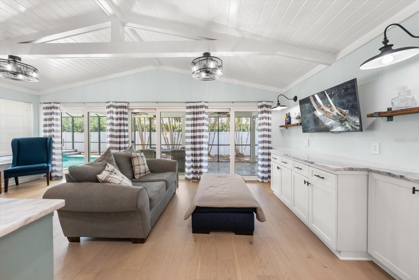 BELLEAIR ESTATES - Residential