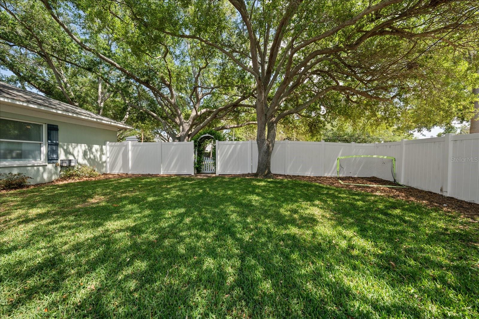 BELLEAIR ESTATES - Residential