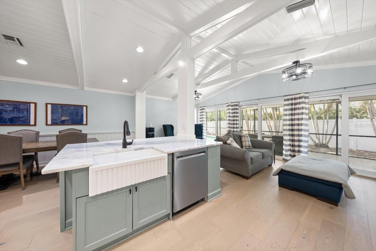 BELLEAIR ESTATES - Residential