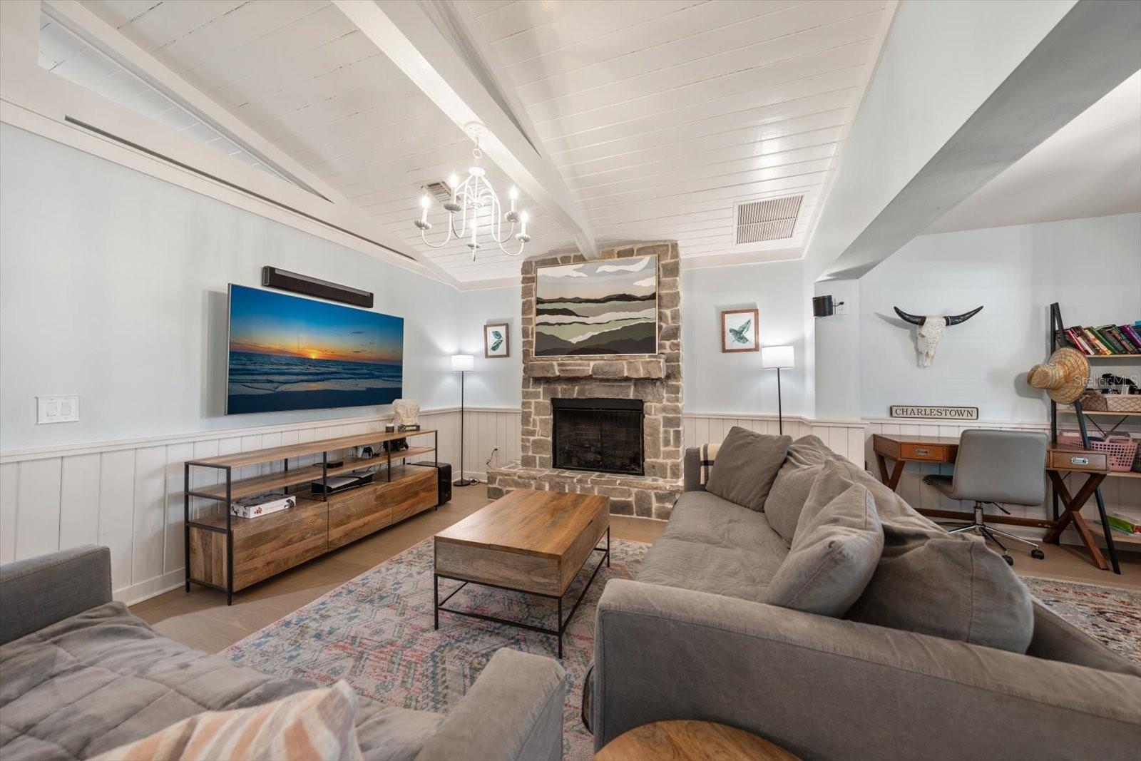 BELLEAIR ESTATES - Residential