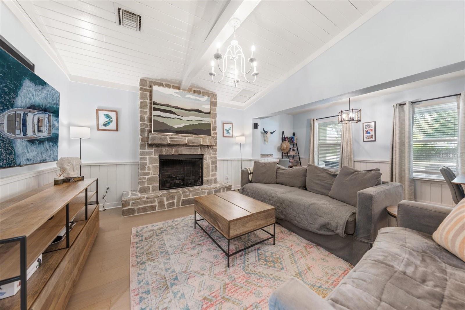 BELLEAIR ESTATES - Residential