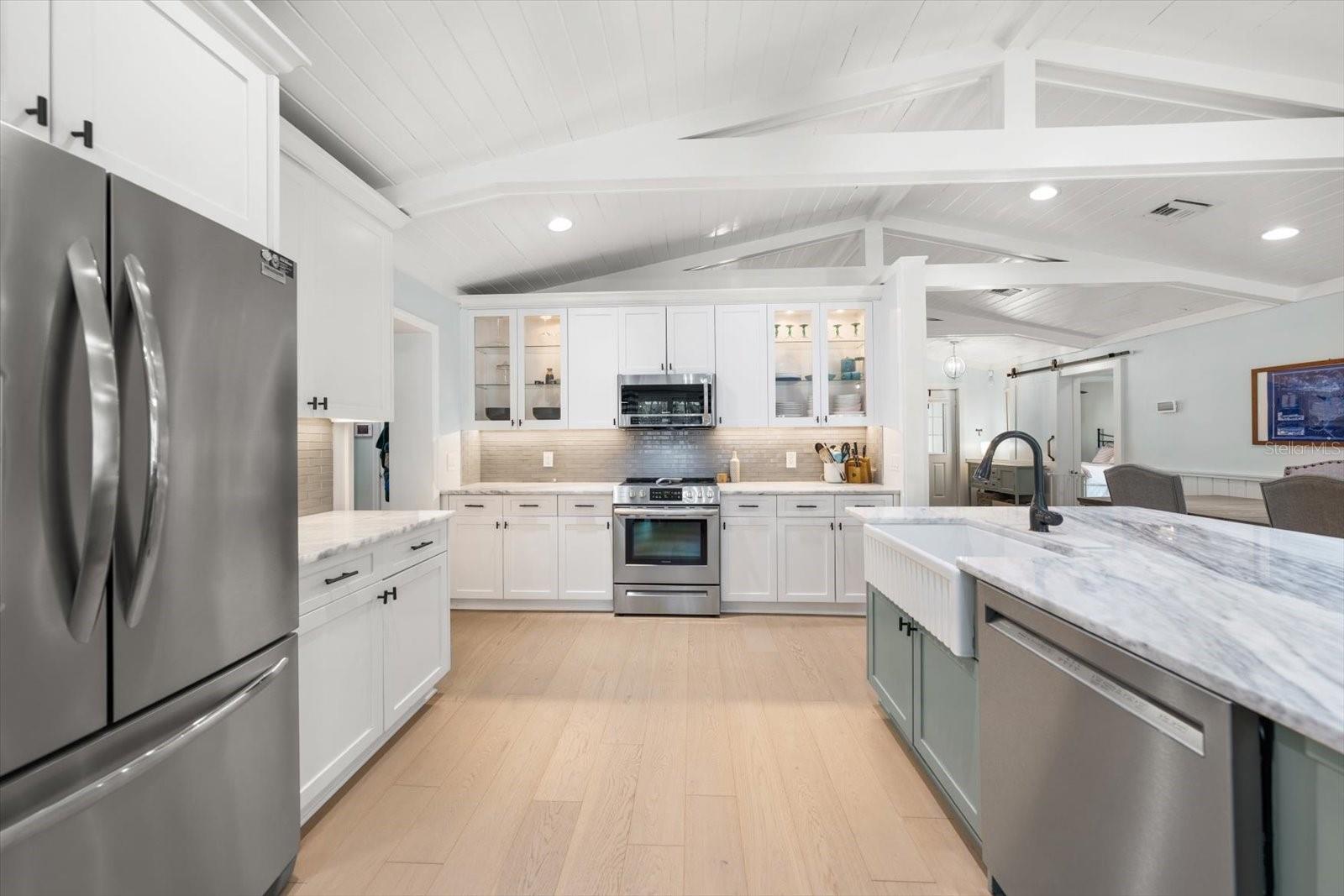 BELLEAIR ESTATES - Residential