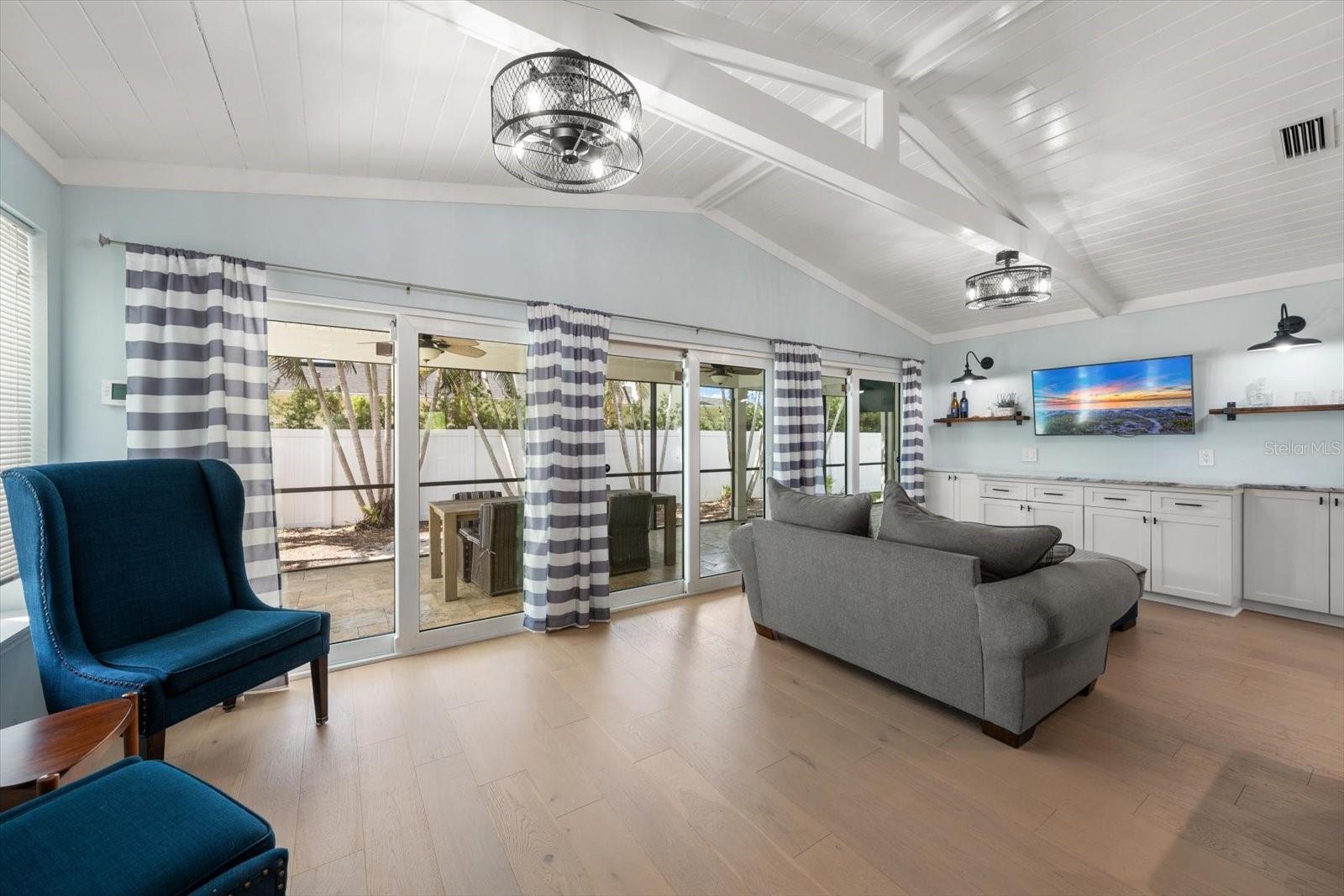 BELLEAIR ESTATES - Residential