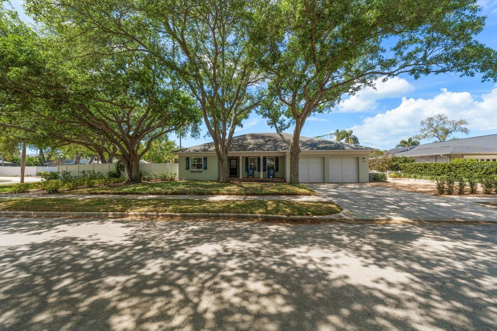 BELLEAIR ESTATES - Residential