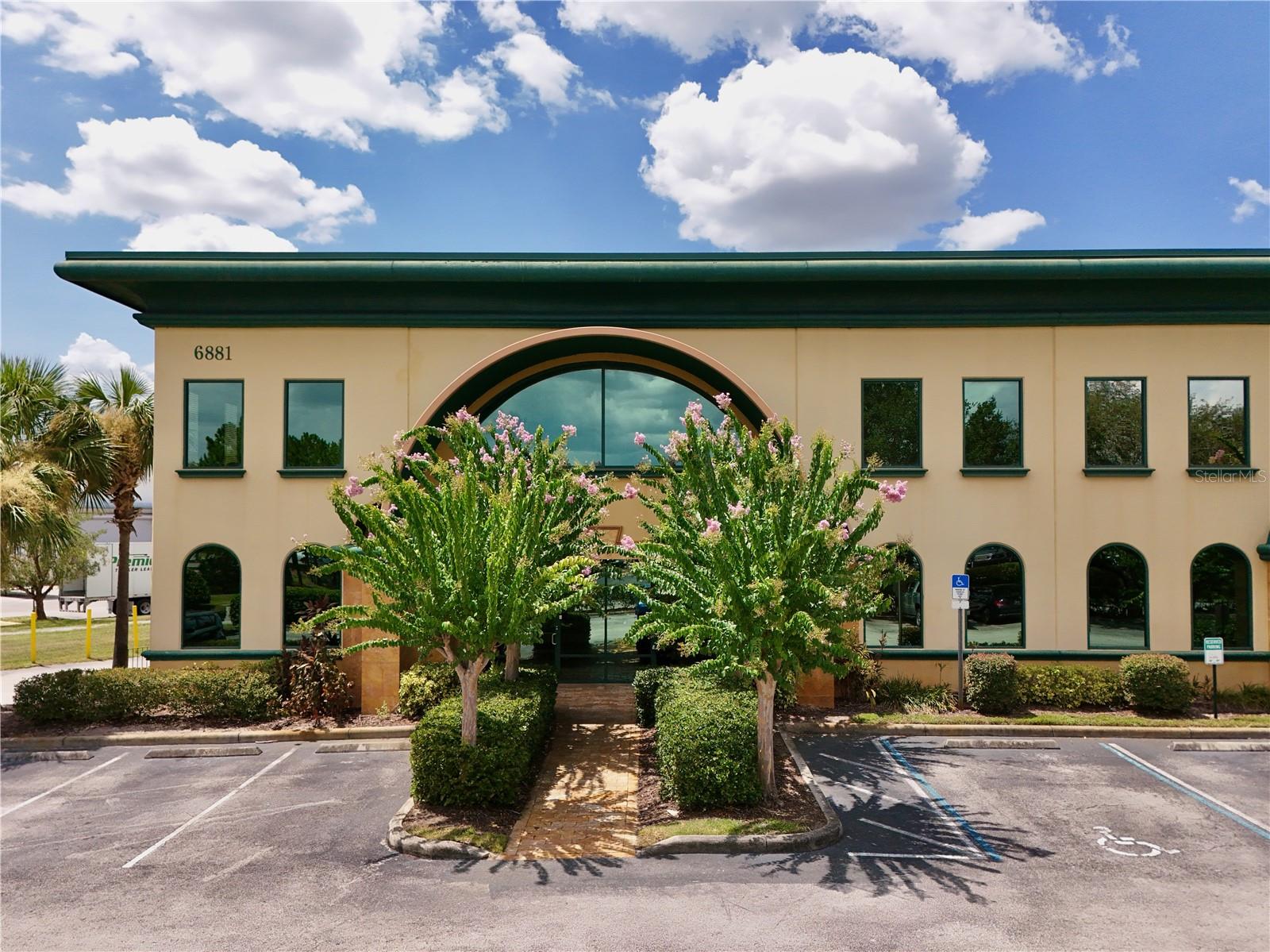 6881 KINGSPOINTE PARKWAY 1&2