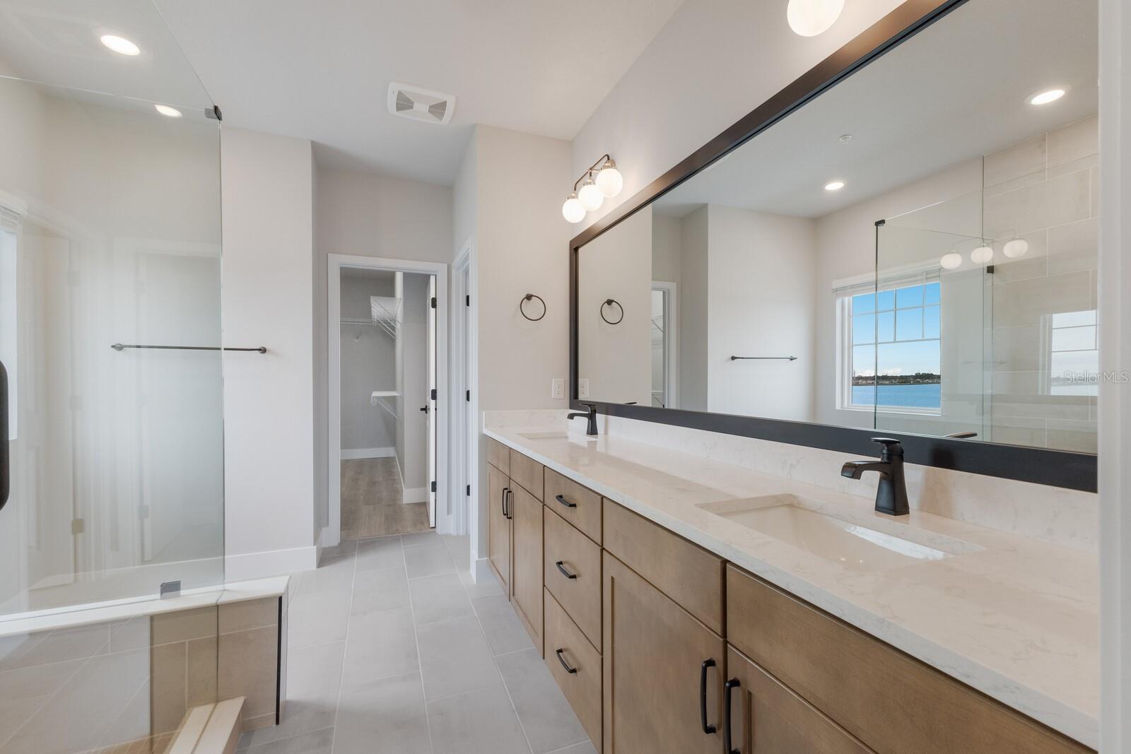 EMERALD LNDG/WATERSIDE - Residential