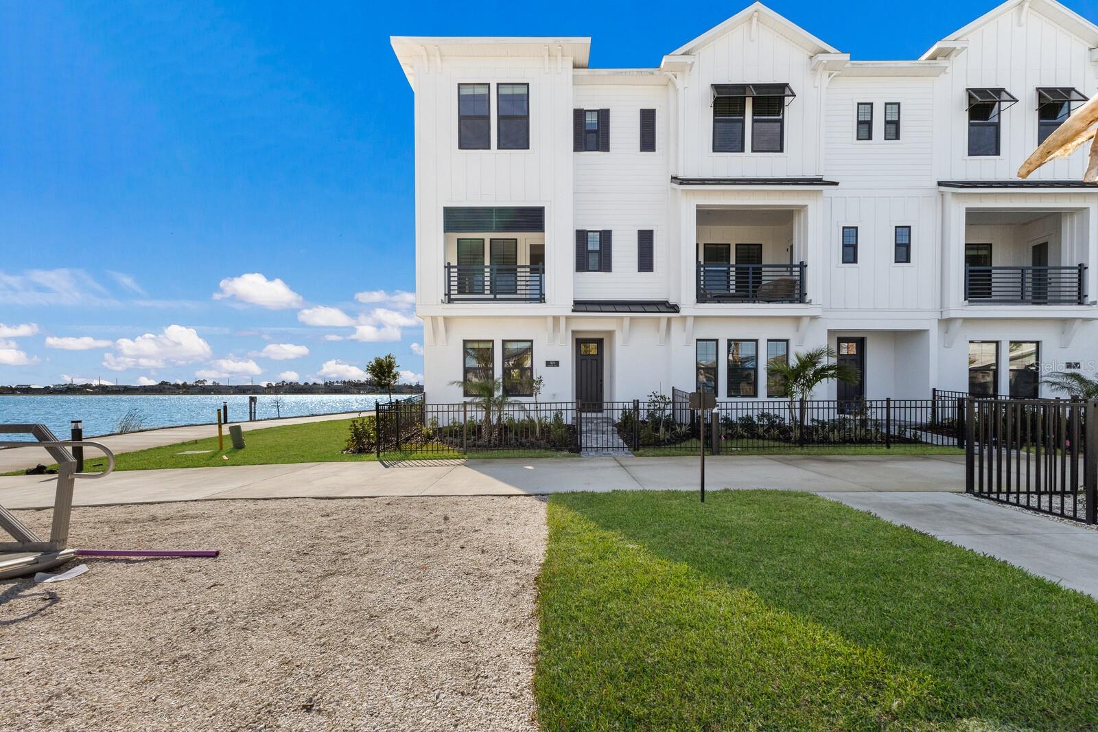 EMERALD LNDG/WATERSIDE - Residential