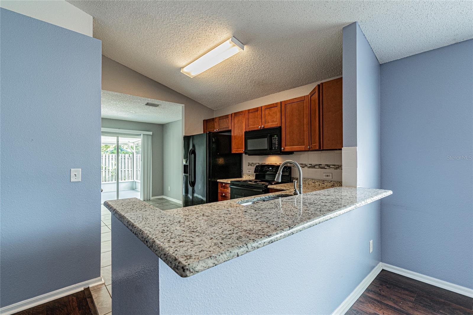 CARROLLWOOD CREEK - Residential Lease