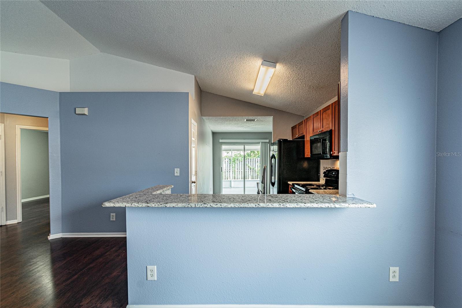 CARROLLWOOD CREEK - Residential Lease