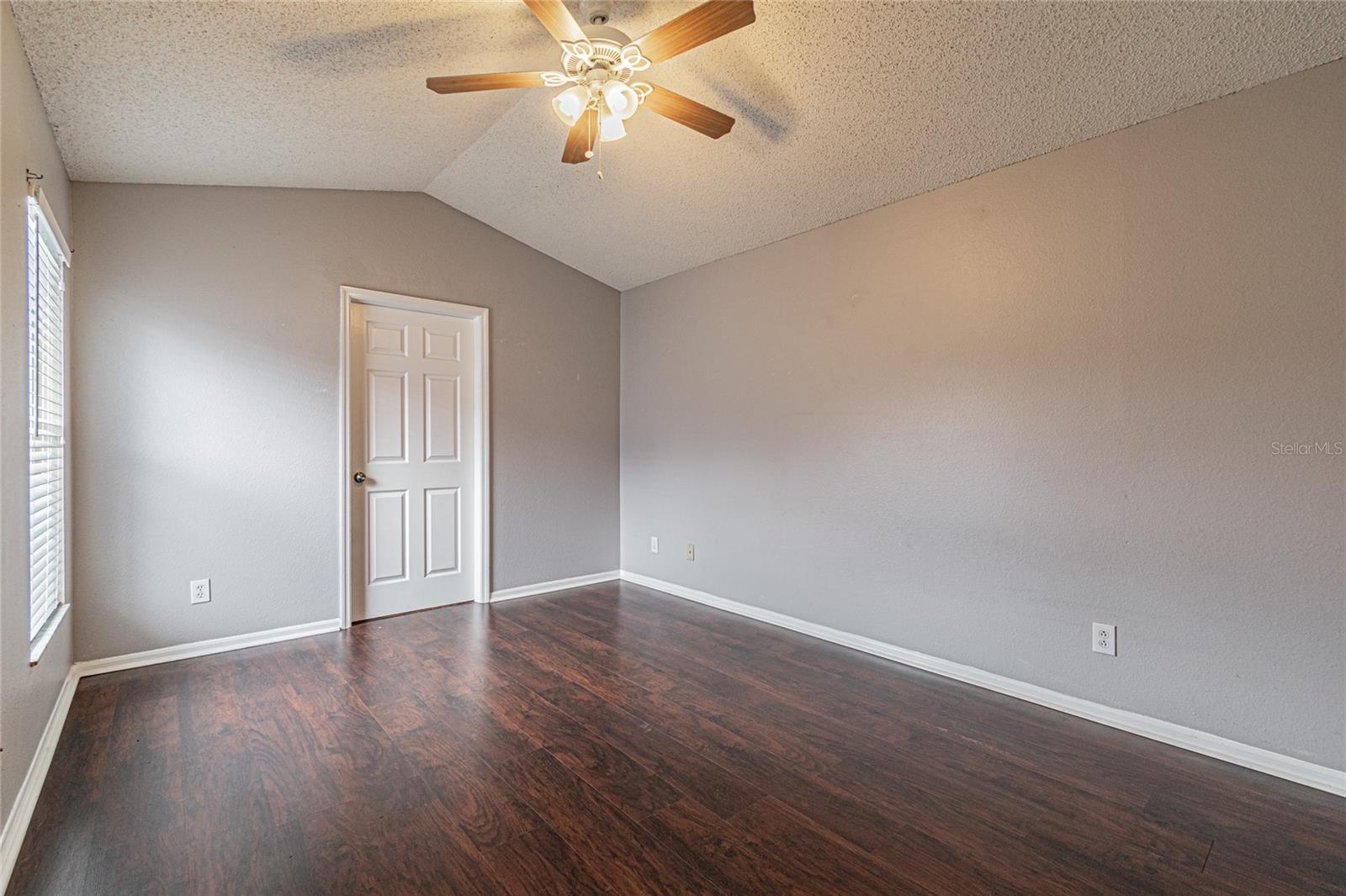 CARROLLWOOD CREEK - Residential Lease